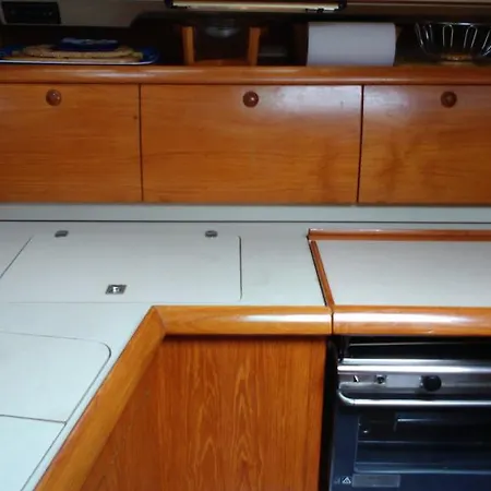 Botel Suncruise Sailing Yacht Sun Odyssey 4*
