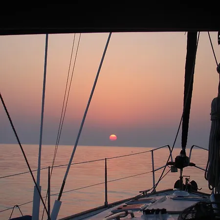 Botel Suncruise Sailing Yacht Sun Odyssey